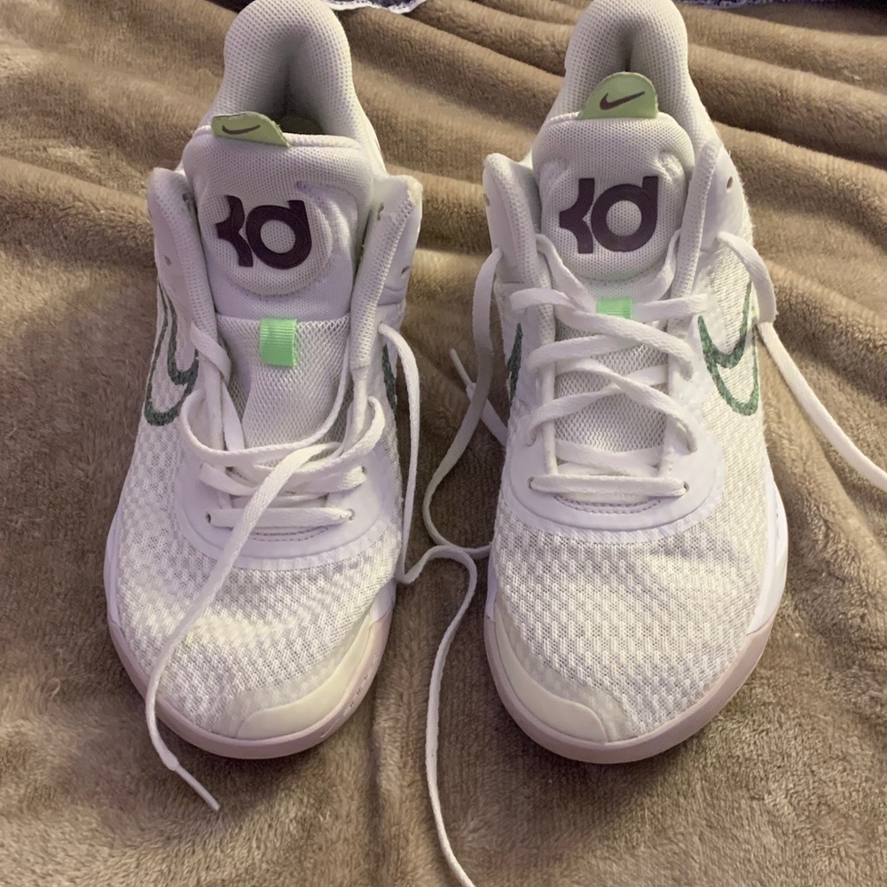Nike KD Trey 5 White and Green Basketball Shoes